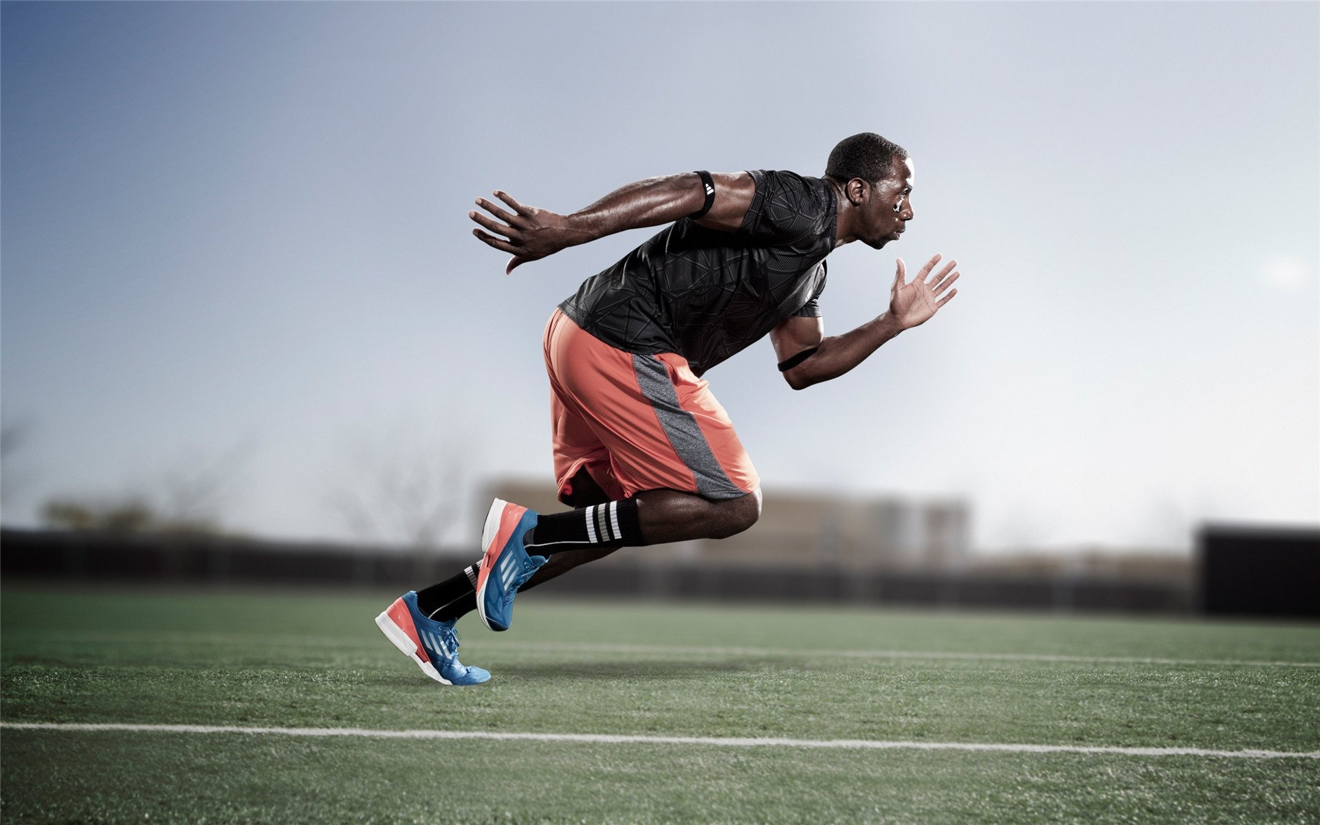 曼联也在逐步调整青训与一线队之间的衔接机制，曼联曾经的青训天才